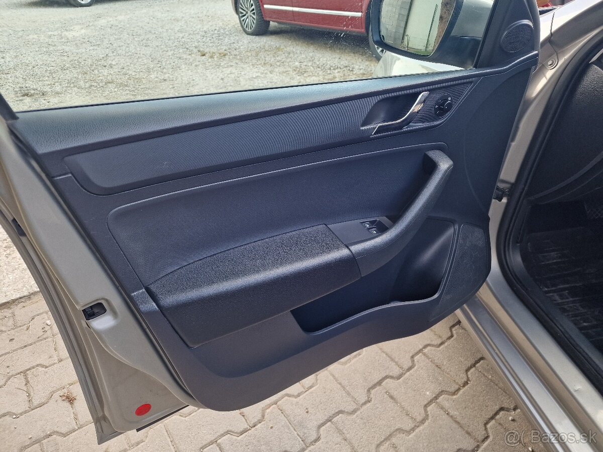 Škoda Rapid Spaceback 1.2 TSi DSG 90k Ambition (benzín) - 12