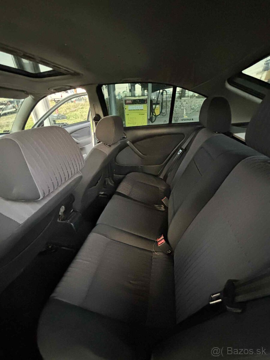 Škoda Octavia 1.9 TDi 81Kw - 12