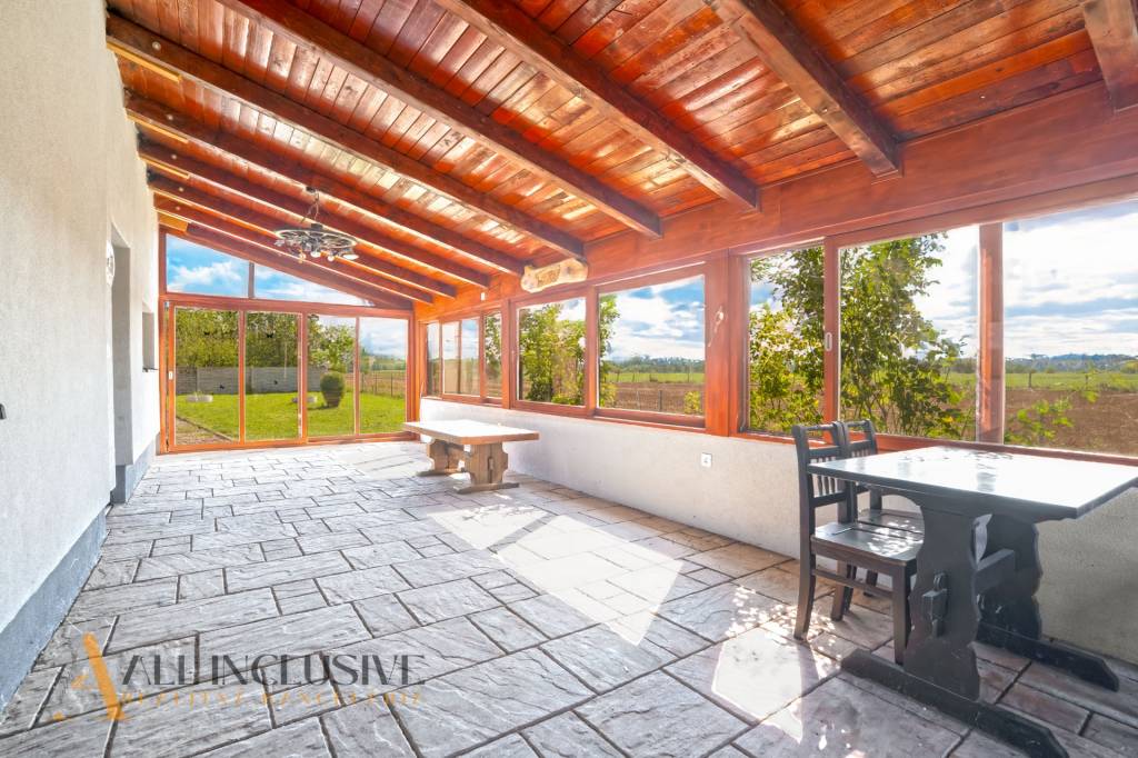 ALL INCLUSIVE | NA PREDAJ INVESTIČNÝ STAVEBNÝ POZEMOK S RD,V - 12