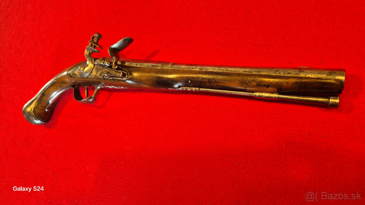 DLHÁ KRESADLOVÁ PIŠTOL - 12