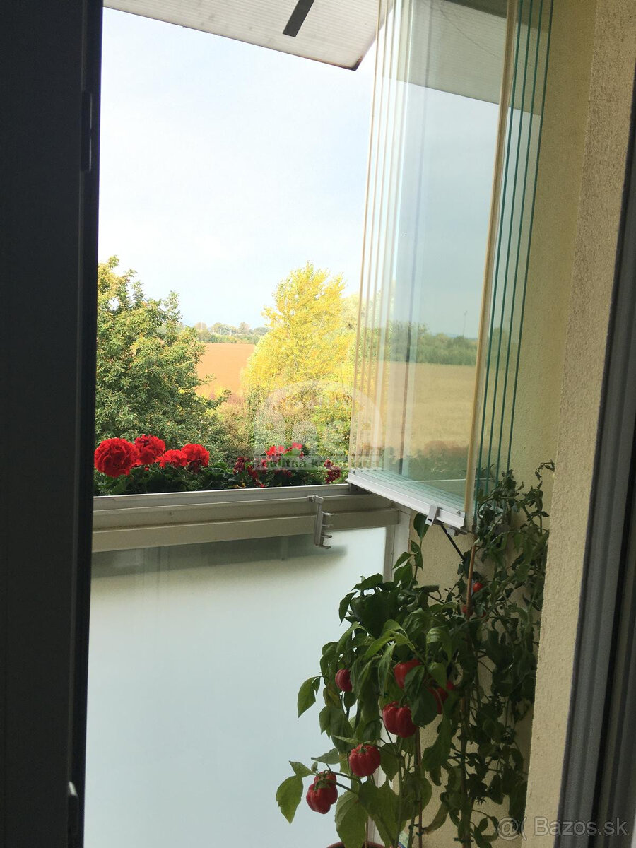 Na prenájom 4- izbový byt na sídlisku SNP v Michalovciach - 12