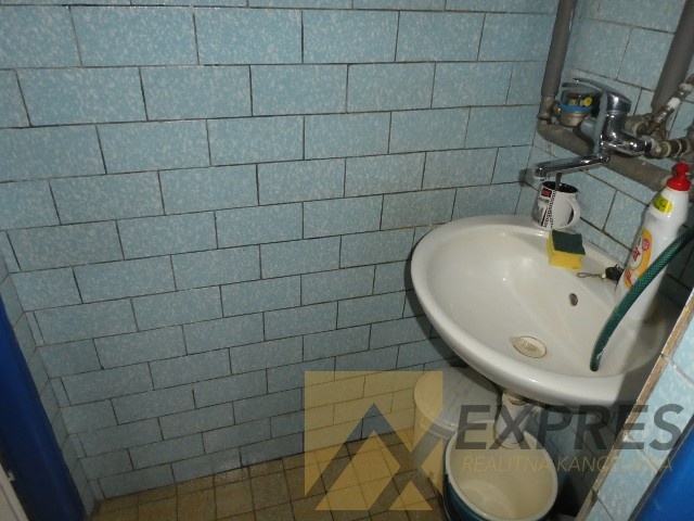 RK EXPRES - komerčná budova s obchodom a pohostinstvom - 12