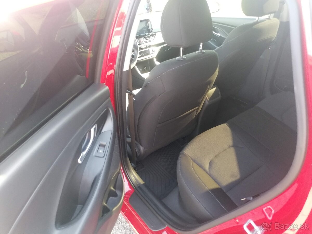 Hyundai I30 Family 53000 3/2021 1.5 benzin - 12