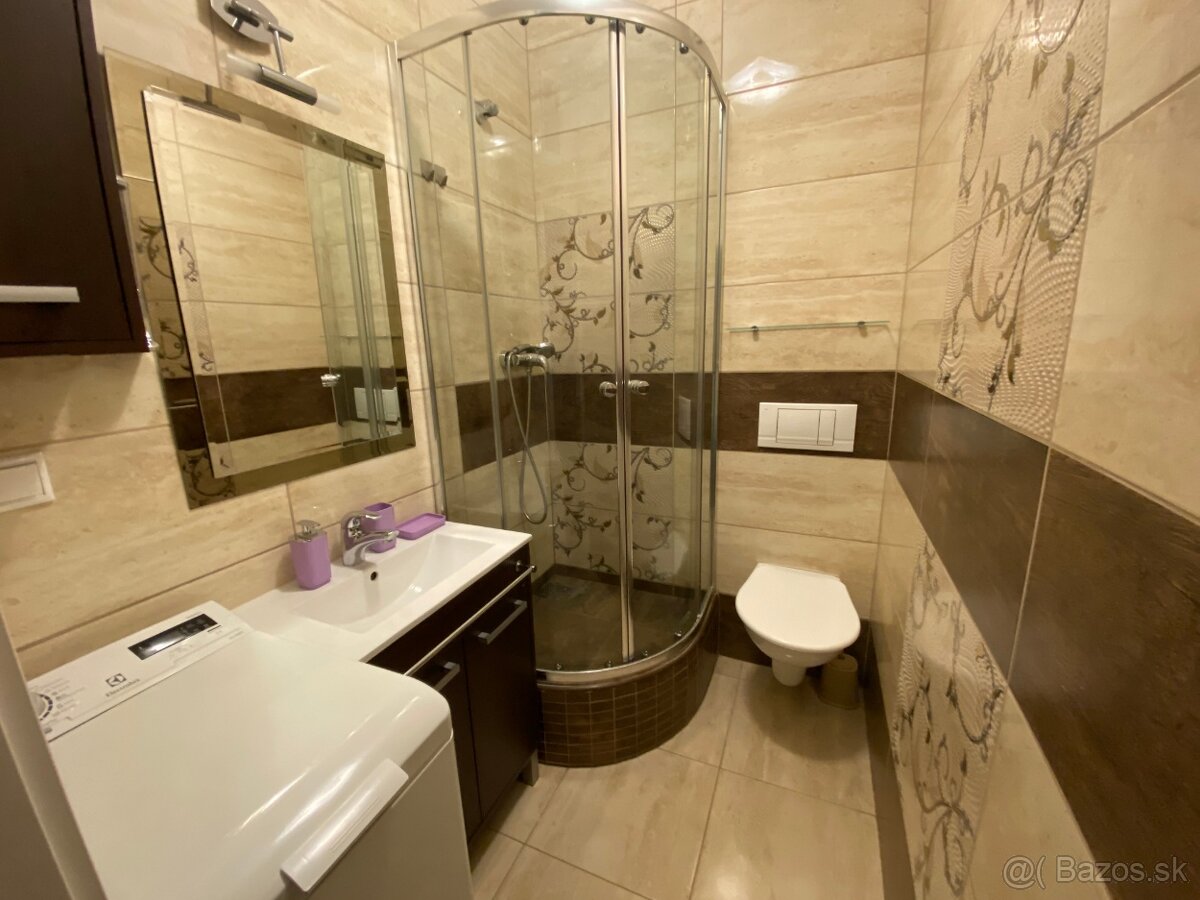 Komplet zariadený menší 2KK | lodžia | Vlčince | Berlínska 8 - 12