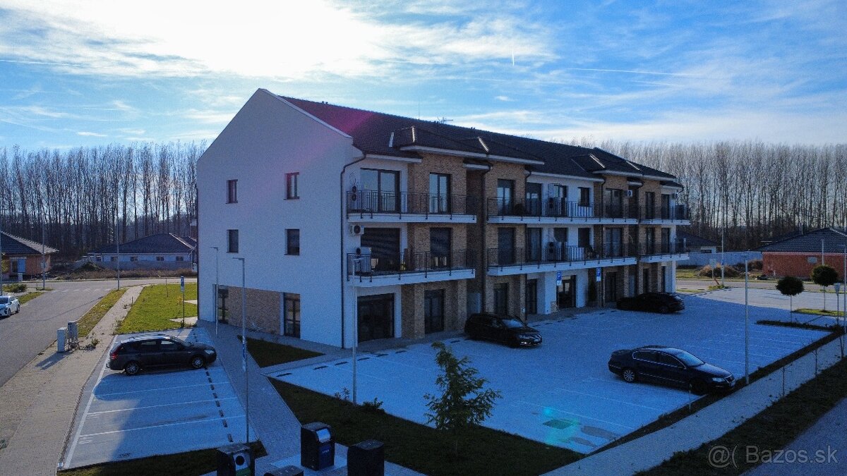 Kompletne zariadený 2 izbový byt v novostavbe, parkovanie - 12