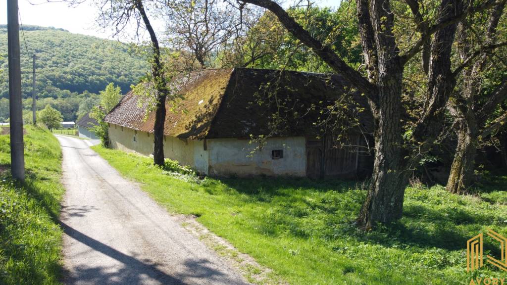 VIDIECKY DOM NA SAMOTE, POZEMOK 1482m2, SOBOTIŠTE - JAVOREC - 12