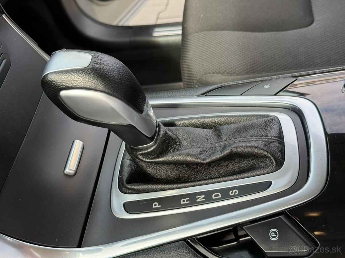Ford S-Max - 12