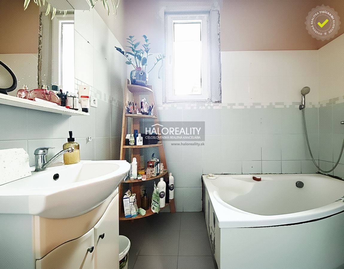 HALO reality - Predaj, rodinný dom Komárno, štvorizbový, čia - 12