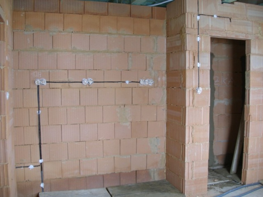 MATISOLUTIONS - váš elektrikár - 12