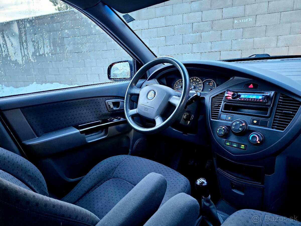 Kia Carens VAN 2 0 CRDI 83KW - 12