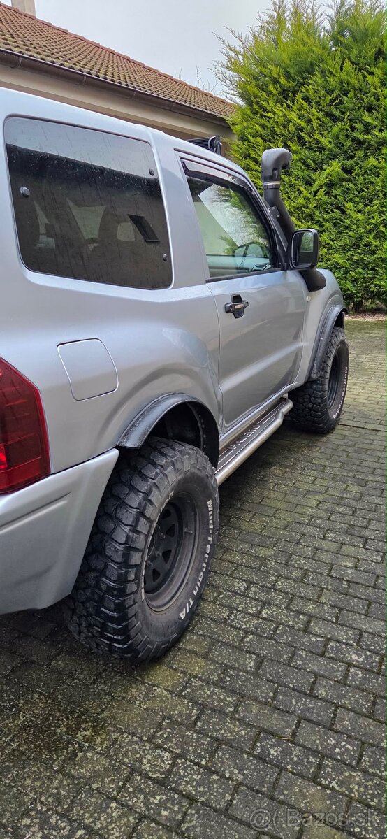 Predam Mitsubushi Pajero - 12