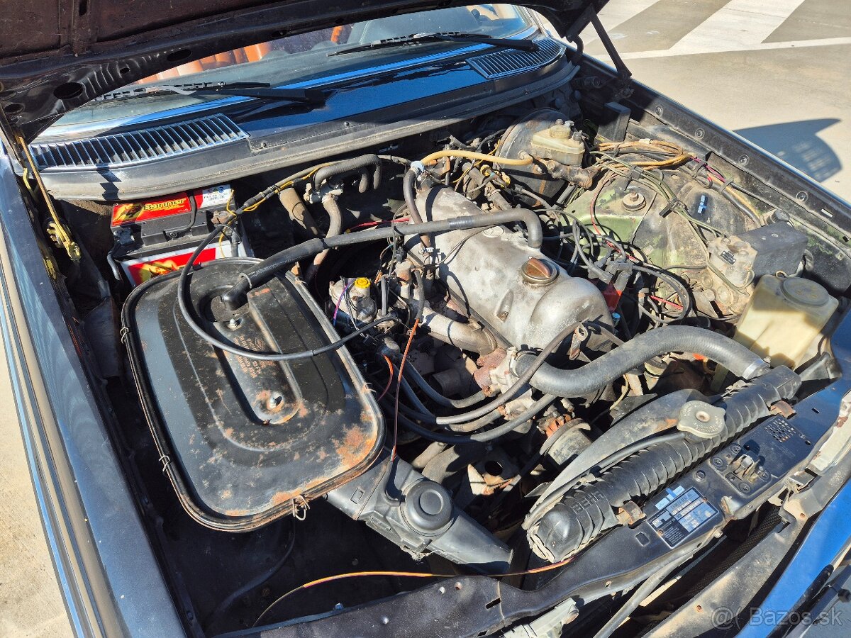 Mercedes-Benz W123 230C - 12