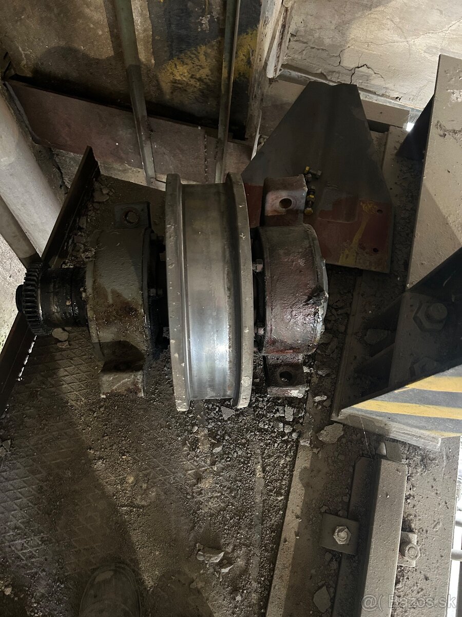 Mostový zeriav VUDUT - 12