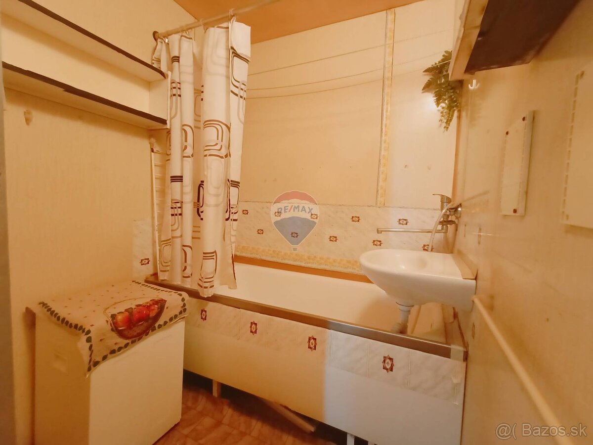 3izbový byt s balkónom a rýchlou dostupnosťou na D1 - 12