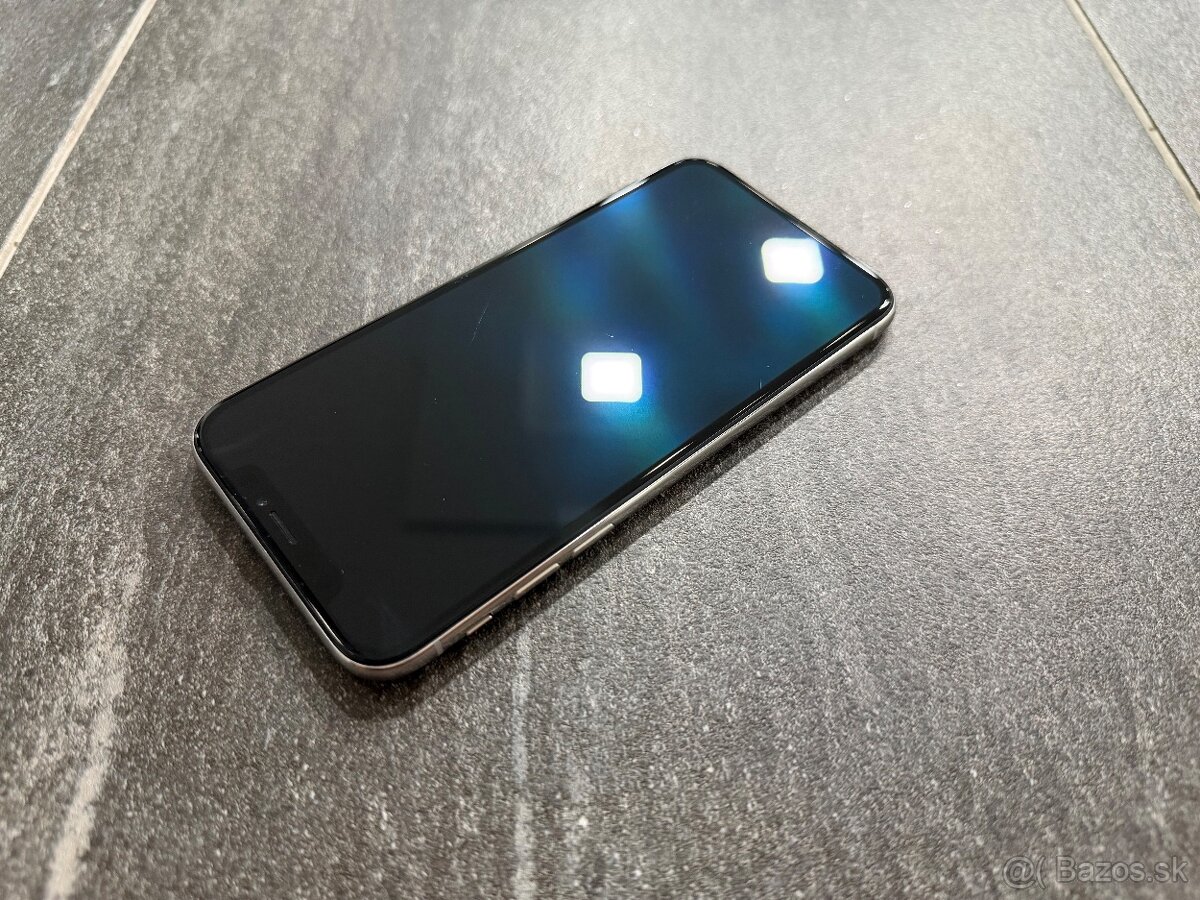 Apple iPhone X 64 GB v striebornej farbe Silver - 12