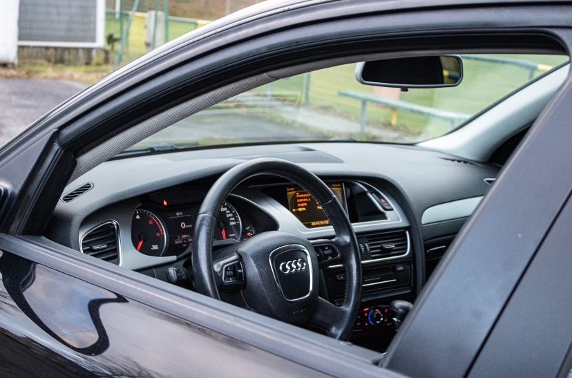 AUDI A4 AVANT 2.0 TDI AUTOMAT - 12