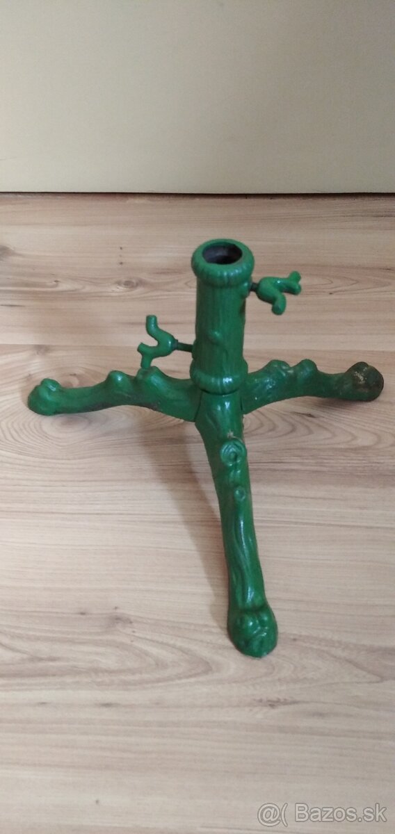 Retro liatinové stojany pre vianočný stromček - 12