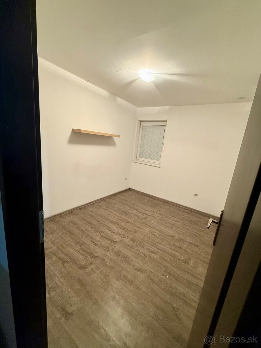 Priestranný byt v Lehniciach - 12