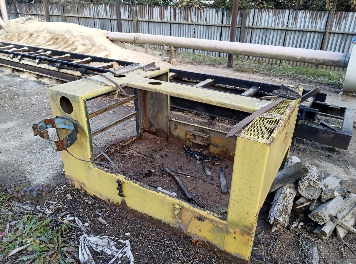 Predám/rozpredám nakladač UNK 320 - 12