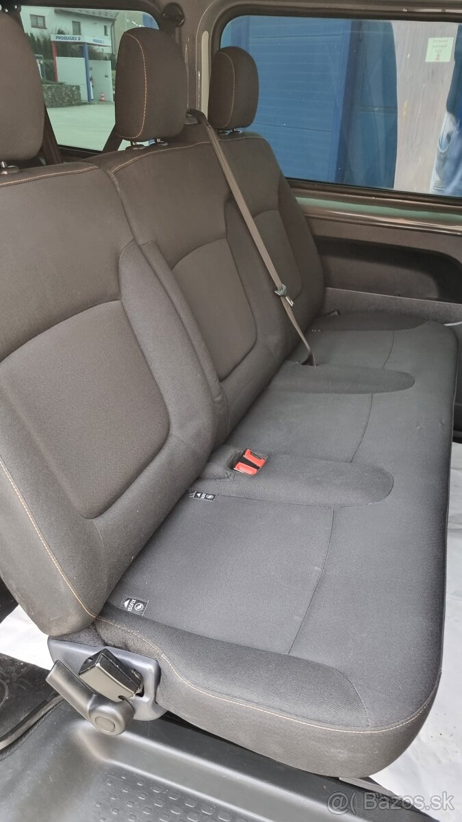 Prenájom 9 miestny Renault Trafic - 12