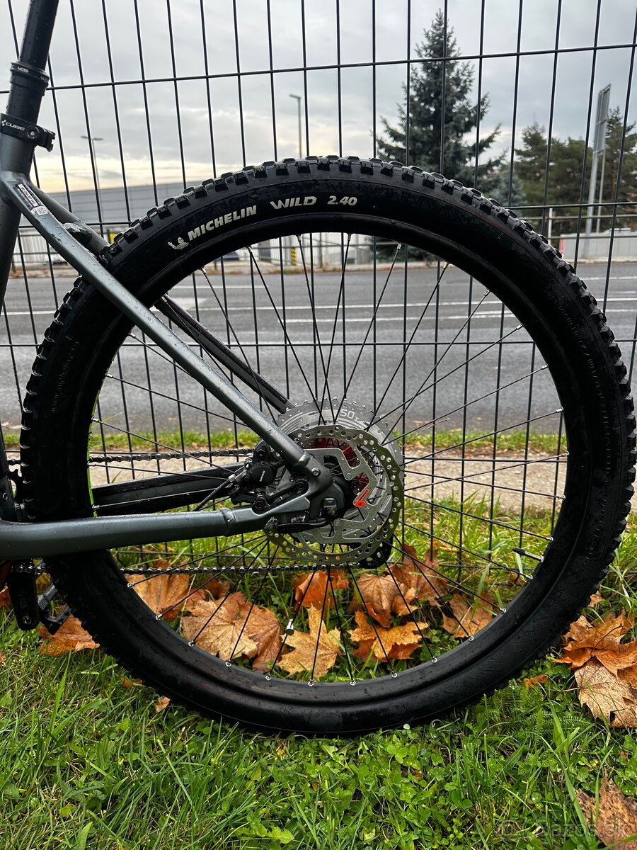 Elektronický Cube reaction hybrid Pro 2022 - 12