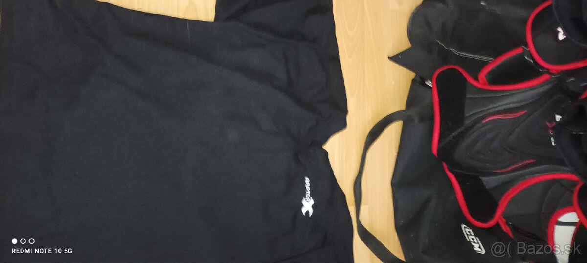 Hokejová výstroj - 12