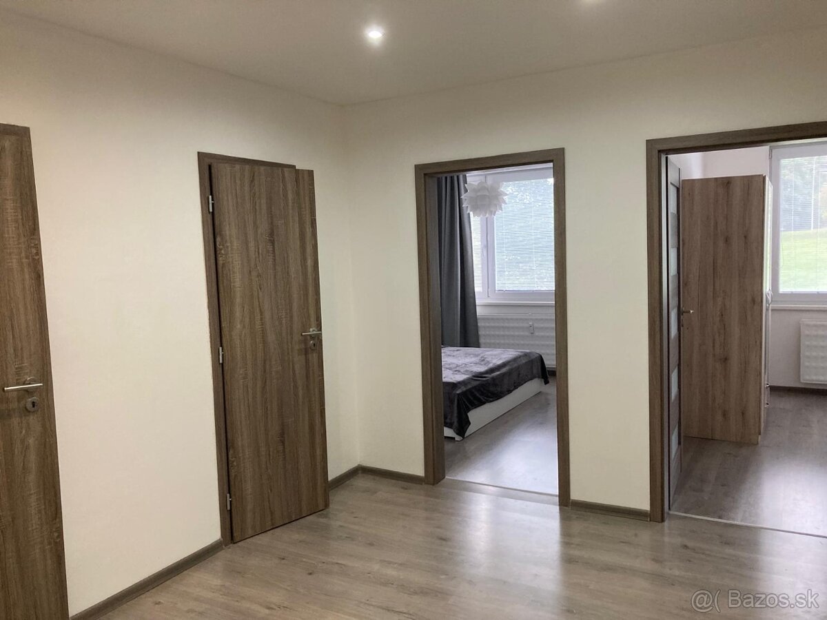 Na predaj priestranný 4 izb. byt v spodnej časti Klokočiny. - 12