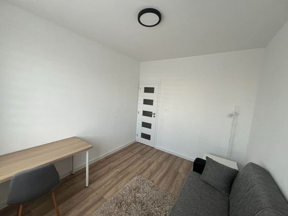 Priestranný a svetlý 3-izbový byt - 12