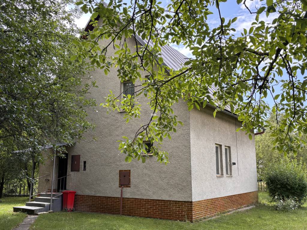 Margecany: 4 izbový tehlový rodinný dom na pozemku 1076 m2 - 12