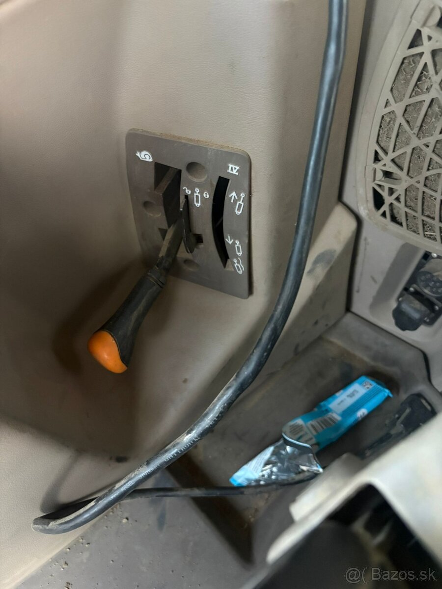 JOHN DEERE 6105 R ( 2KS VYBER/ Pvh/ naklladaac) - 12