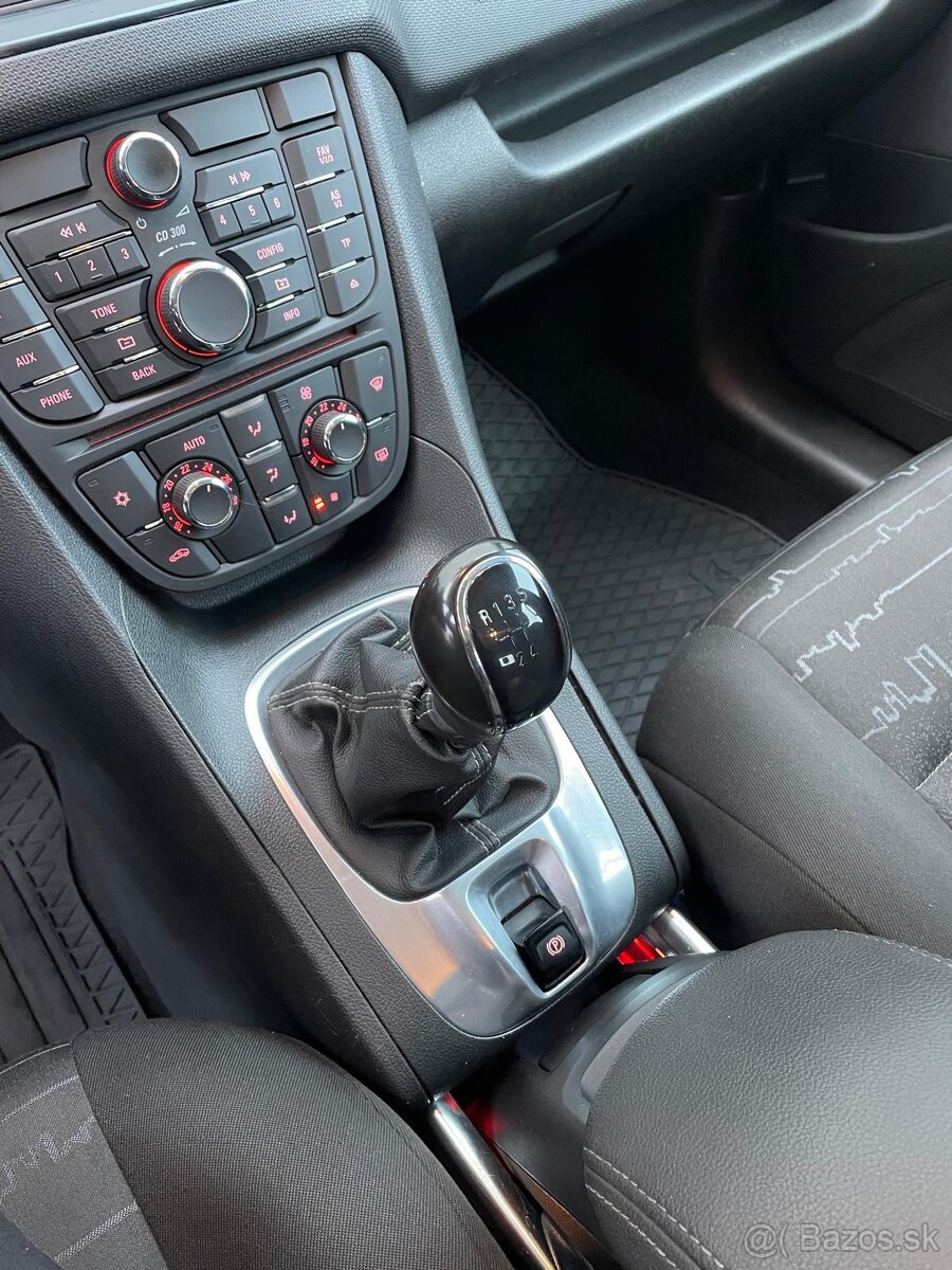 Opel Meriva 1.4 Turbo 120k Cosmo 2018 PO VEĽKOM SERVISE - 12