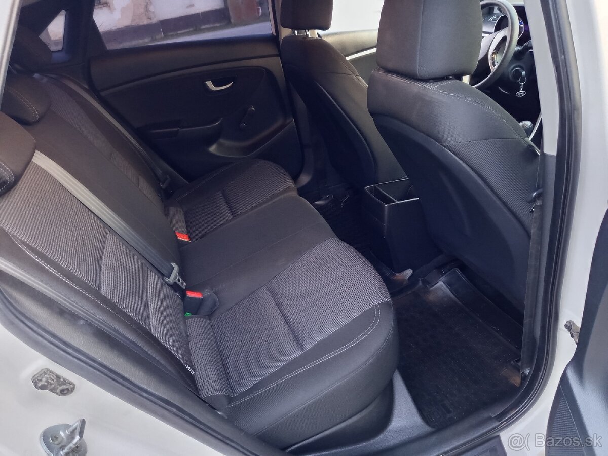 Hyundai i30 1.4i LPG - 12
