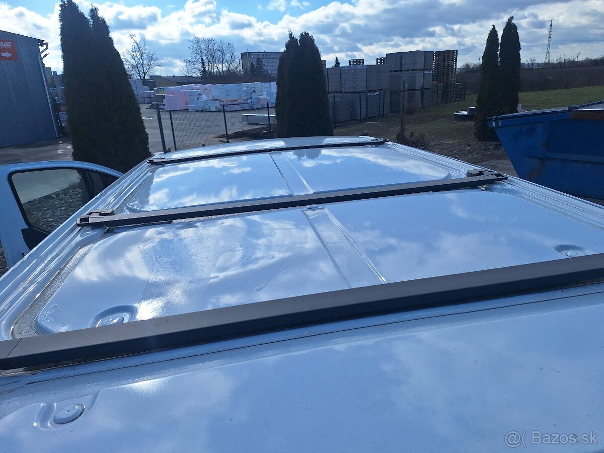 FORD TRANSIT CUSTOM 2,2TDCI KLÍMA ŤAŽNÉ - 12