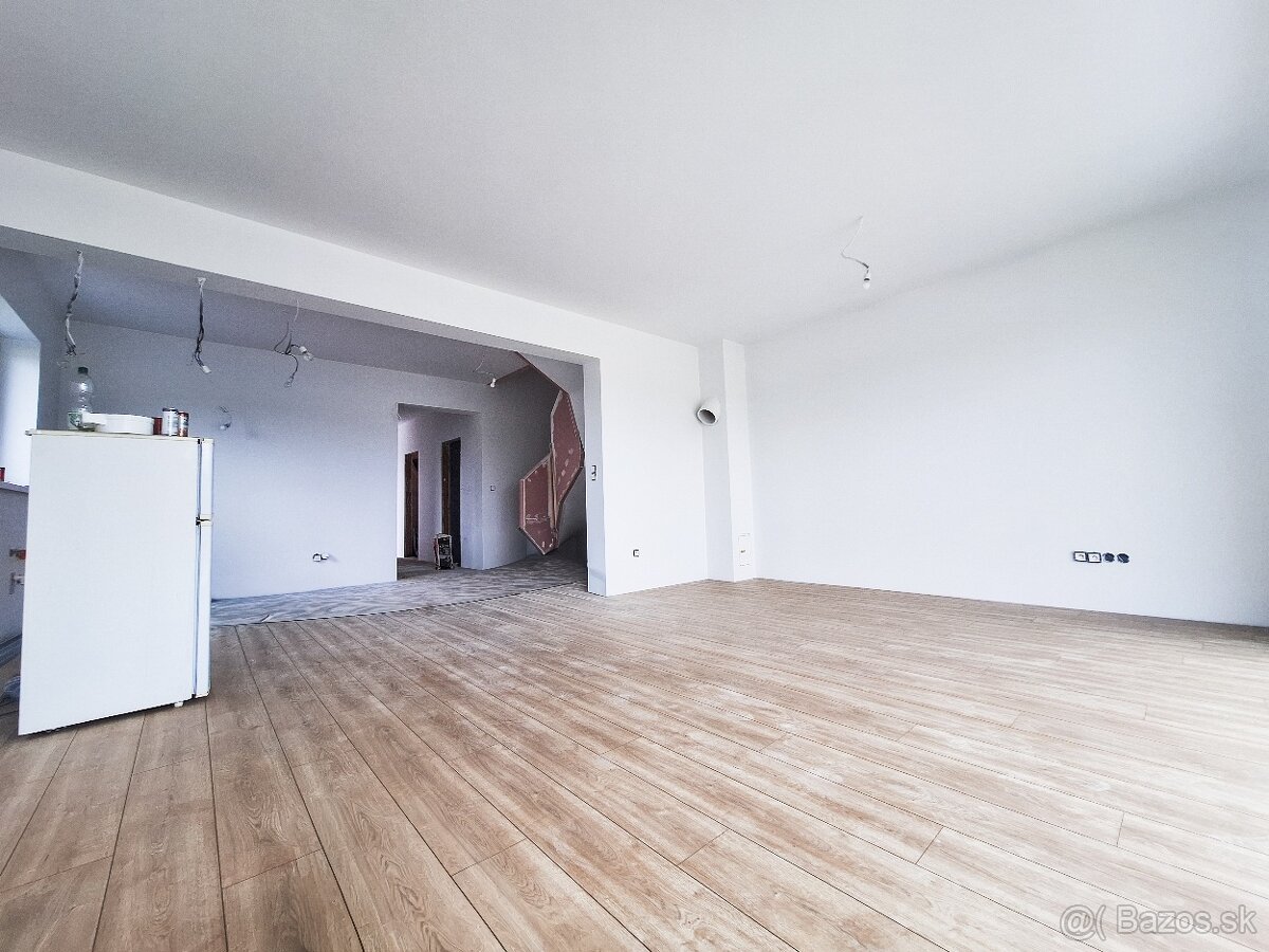 Hľadáme si suseda do dvojdomu v Báči - 12