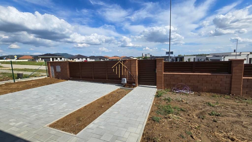 Ponúkame Vám exkluzívnu novostavbu 4-izbového rodinného domu - 12