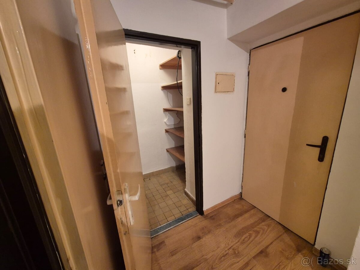 2-izbový byt - zeleň, juh-východ - 12