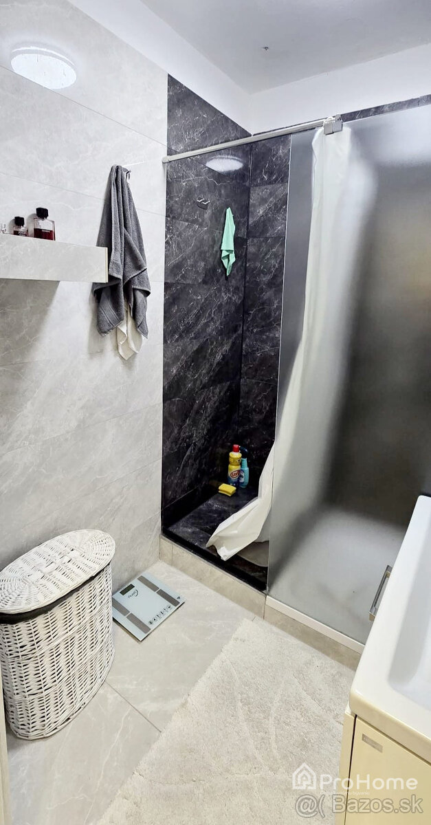 3 samostatné izby+kuchyňa s jedálňou–Petržalka, Andrusovova - 12