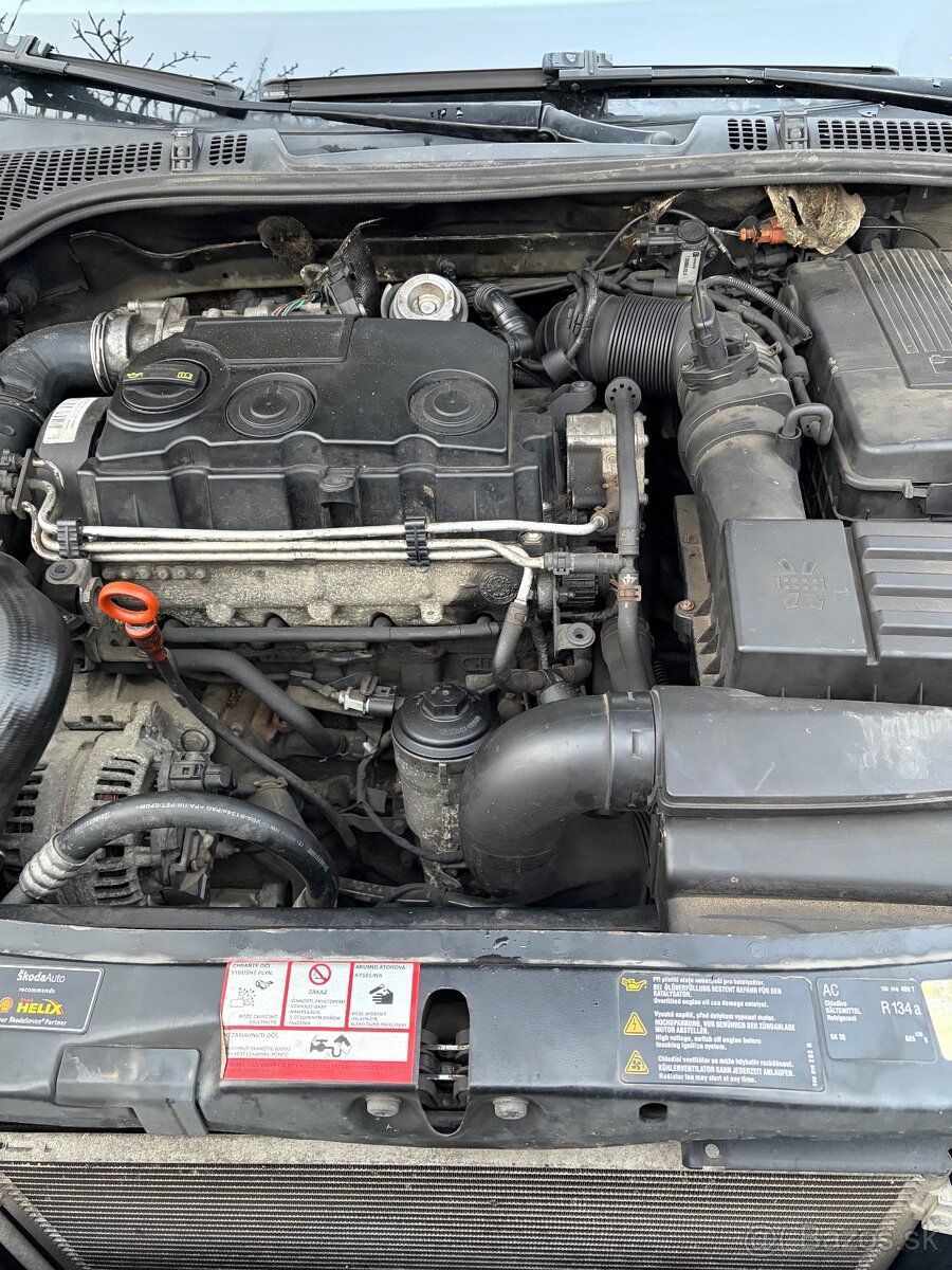 Predám škodu octavia Combi 2 - 12