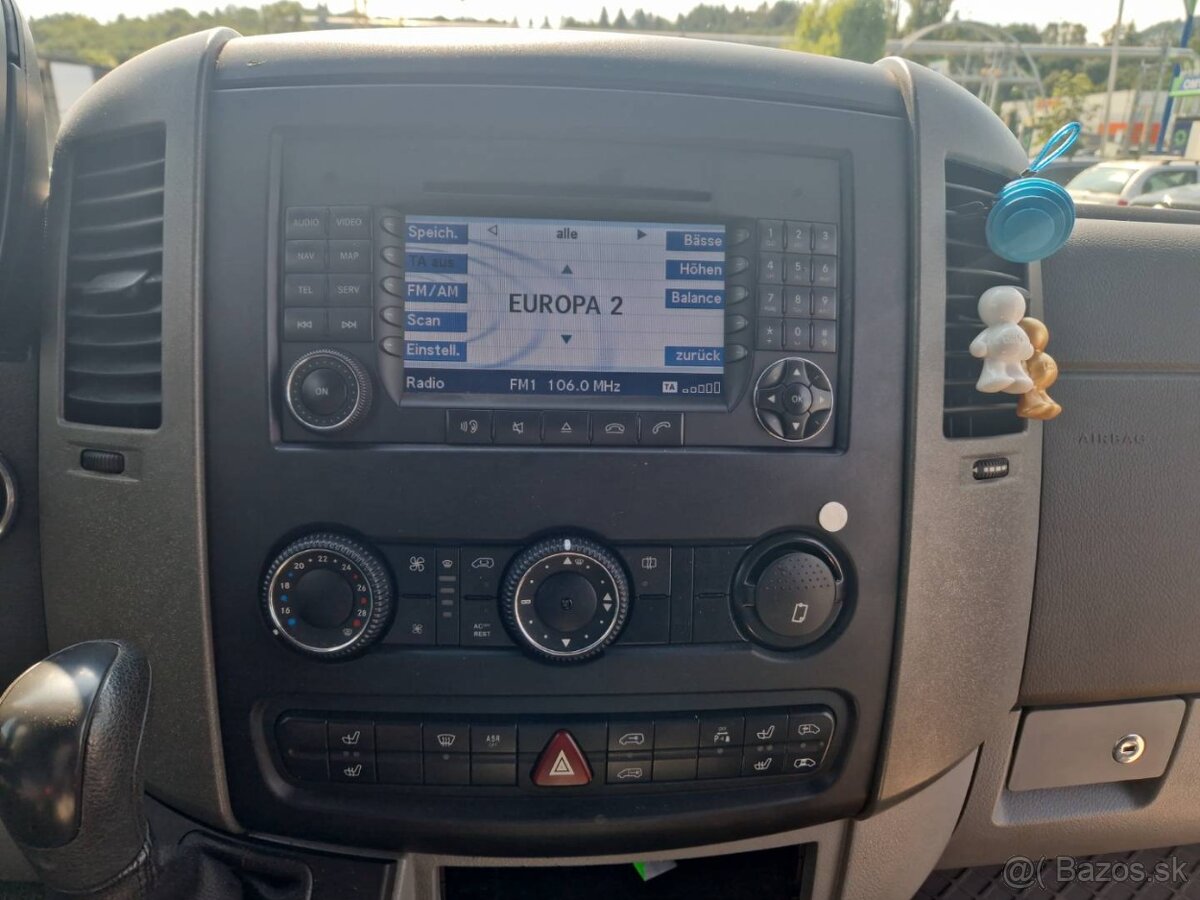 Predám Mercedes-Benz Sprinter 318 CDI 135 KW Automat - 12