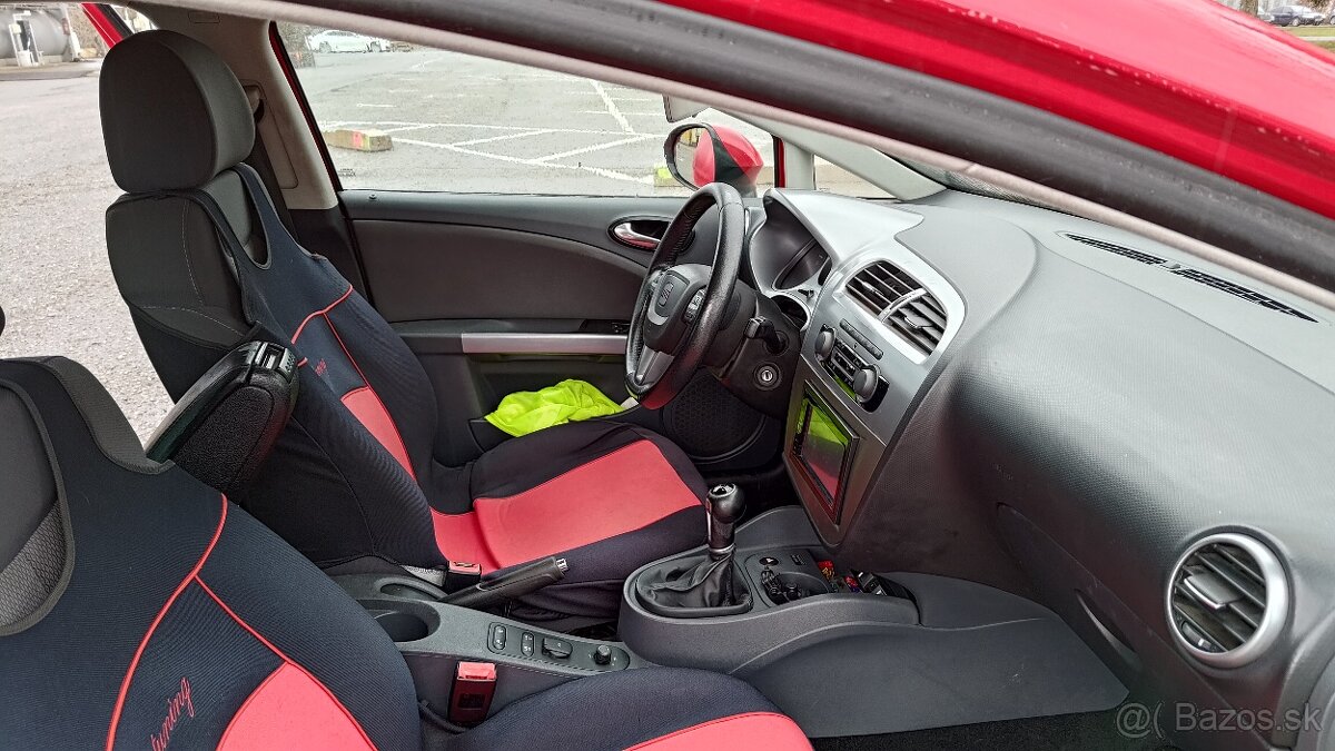 Seat Leon 1,6 benzín + plyn, r.v. 2010, 75kw, nájazd 195 000 - 12