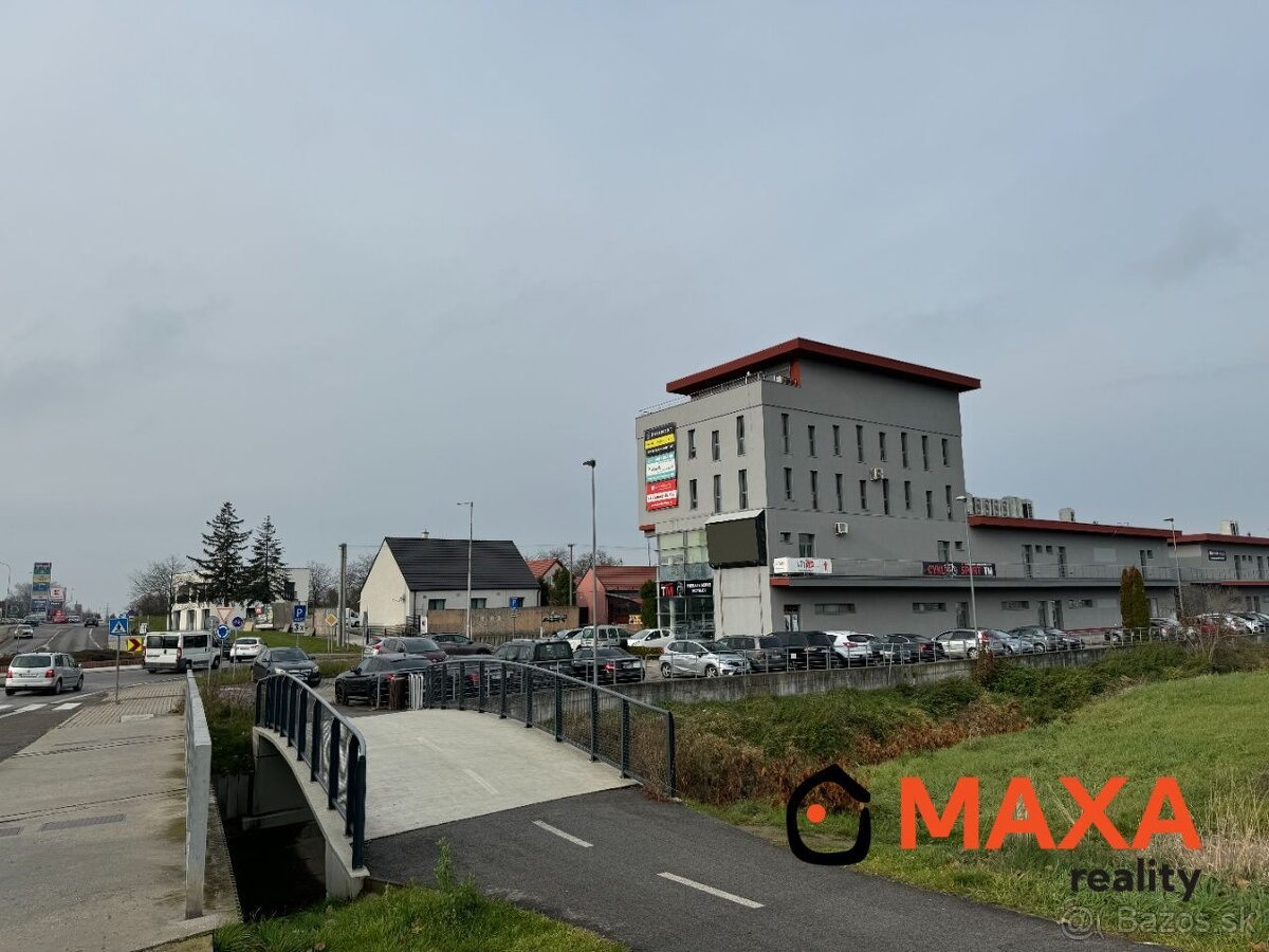 PRENÁJOM kancelárskych priestorov, centrum HURBANOVA, Senica - 12