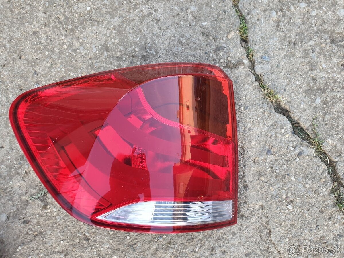 Predam rozne zadne svetla - 12