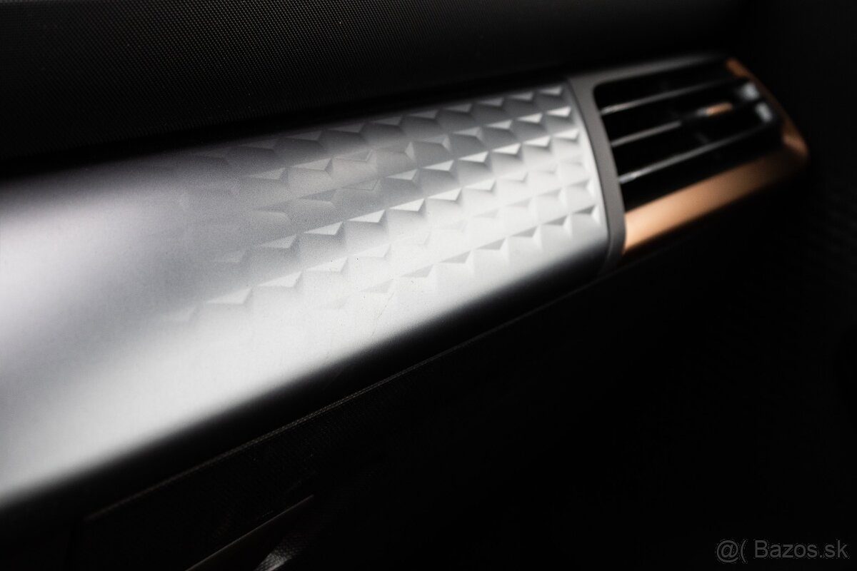 Cupra Born 58 kWh 204k - 12