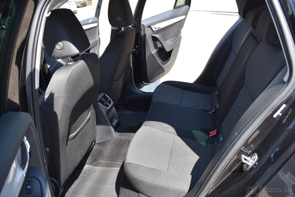 Škoda Octavia Combi 1.6 TDI 77Kw MT/5 Nová STK - 12