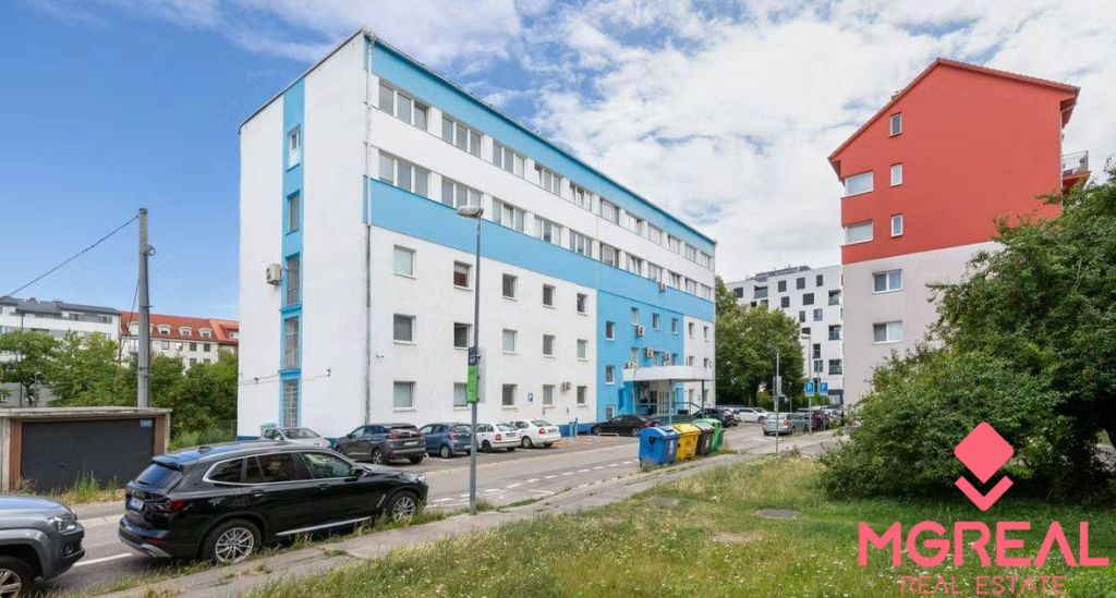 Dvojkancelária 34m2, Koceľova ul. - 12