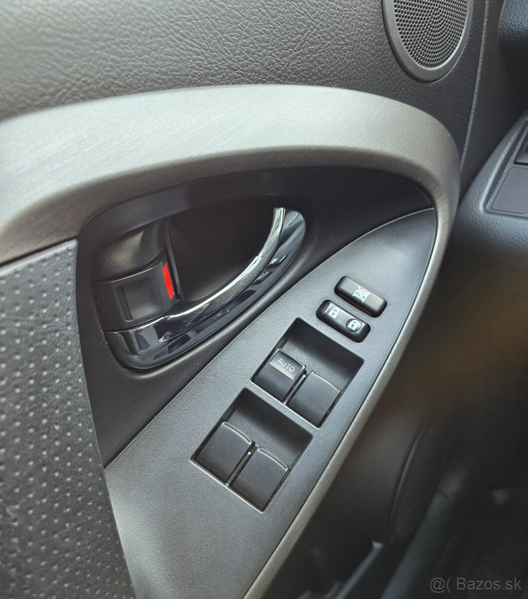 Toyota RAV4 2.0 benzín, slovenský pôvod, 2.majiteľ - 12
