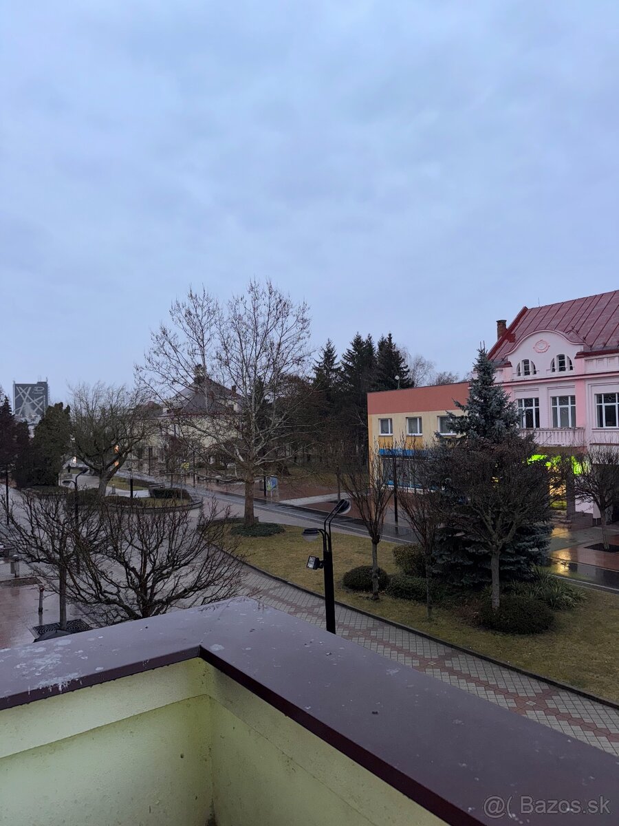 Michalovce Budova Námestie Osloboditeľov - 12