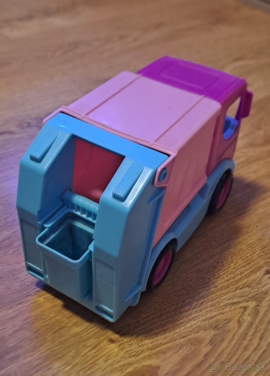 Plne funkcne hracky - 12