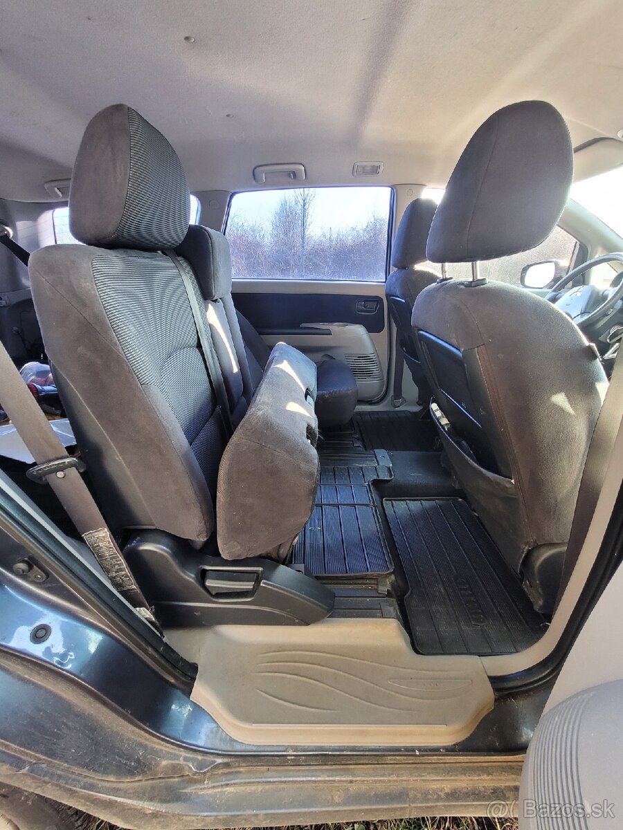 Mitsubishi Grandis - 12