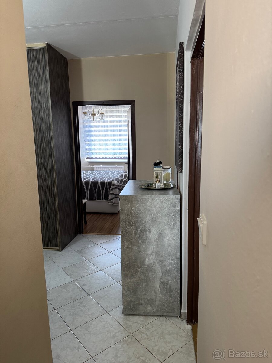 Súkromná inz. PREDÁM PEKNÝ 3i BYT ZVOLEN - 12